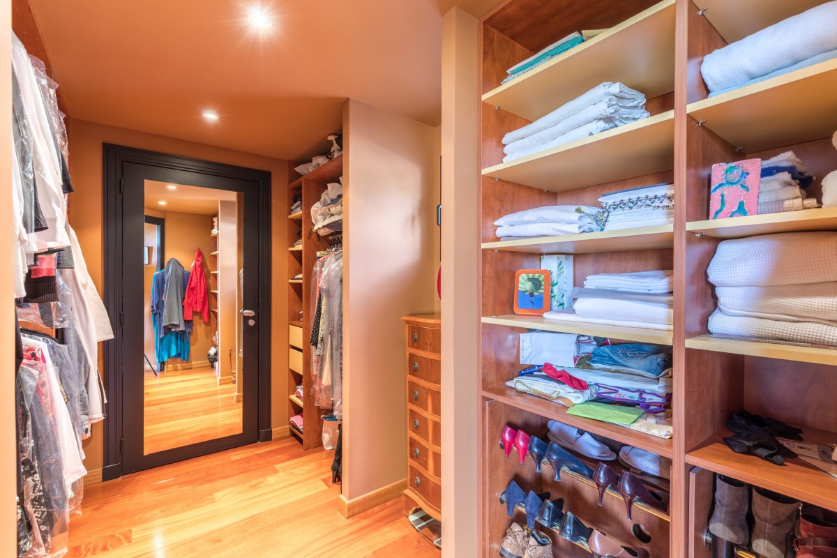 For sale Villa in Cagnes sur Mer Alpes Maritimes. Villa,, fireplace, swimming pool, terrace, east oriented, south oriented, west orientation, sea views. Price to Buy a Villa is 1840000 EUR. In Cagnes sur Mer for sale Villa. Villa was published on sales list 4.3.2020 1707347. Selling Villa in Cagnes sur Mer Alpes Maritimes, France.