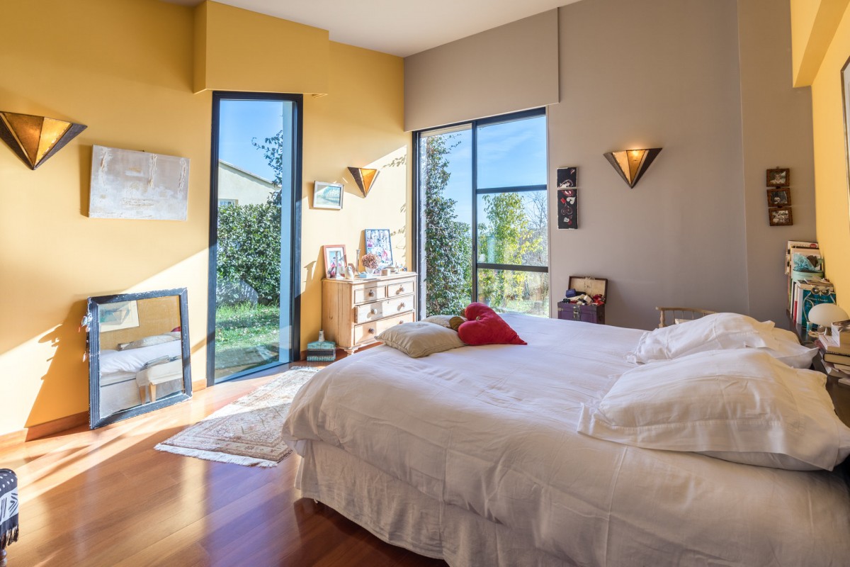 For sale Villa in Cagnes sur Mer Alpes Maritimes. Villa,, fireplace, swimming pool, terrace, east oriented, south oriented, west orientation, sea views. Price to Buy a Villa is 1840000 EUR. In Cagnes sur Mer for sale Villa. Villa was published on sales list 4.3.2020 1707347. Selling Villa in Cagnes sur Mer Alpes Maritimes, France.