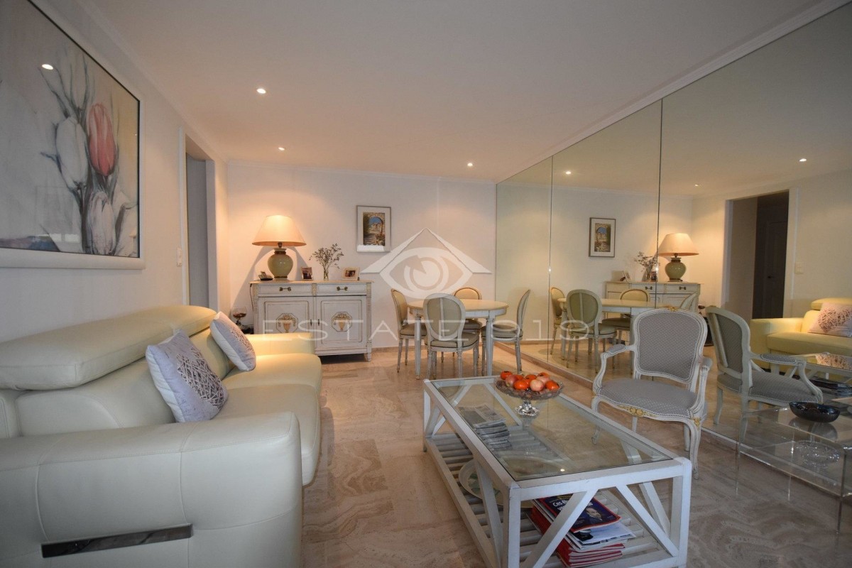 Apartamento T 1 para venda em Le Cannet, França Alpes Marítimos à venda. À venda apartamento 52m² - T 1 1 banheiro janela de duas folhas, terraço, orientação oeste, vista para o mar, 269500 EUR 4.3.2020 1707427.