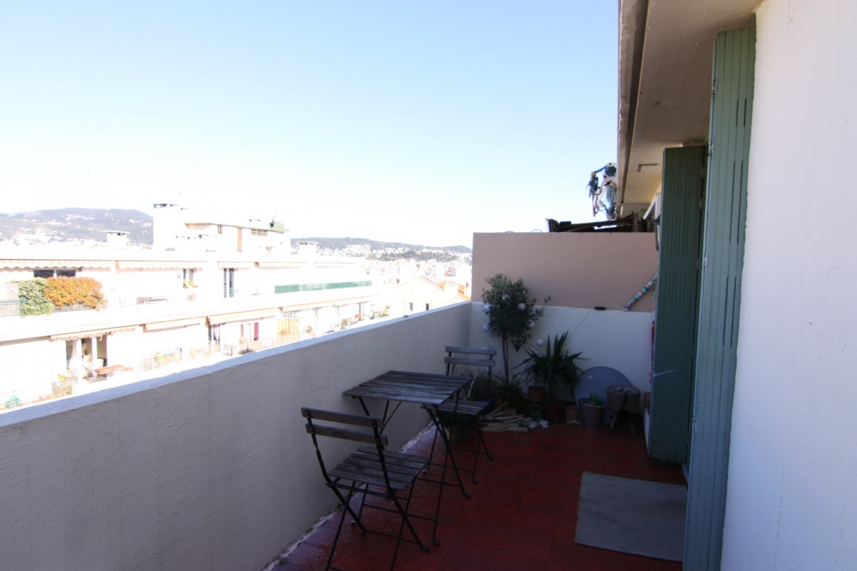 Uthyres lägenhet i Nice Frankrike Alpes Maritimes. Långtidsuthyrning möblerad eller omöblerad lägenhet. Uthyrning av en lägenhet i Nice 18m&#178; 1:a möblerat, terrass, Frankrike 533 EUR 5.3.2020, 1707461. Ledig lägenhet att hyra i andra hand i Nice.