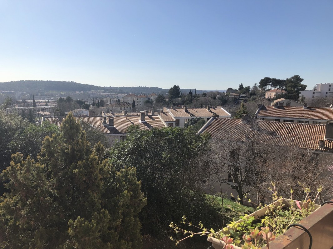 Appartement 27m&#178; te koop in Aix-en-Provence, Bouches-du-Rhône. Koop appartement 27m&#178; - 1 istabu in Aix-en-Provence, Bouches-du-Rhône, dubbele beglazing, zuidelijk georiënteerd, westelijk georiënteerd,, 150000 EUR 5.3.2020 1707483. Appartement te koop in Aix-en-Provence, Frankrijk.