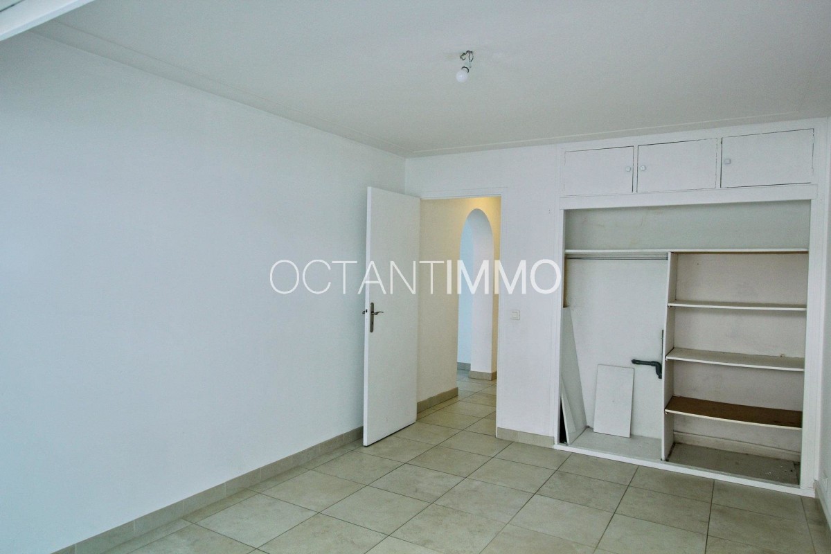 Antibes'de 92m&#178; kiralık 2+1 çift camlı pencere, klima, teras, batı yönünde, güney yönünde daire - Yurt dışında yaşama planlarınızı hayata geçirin. Antibes'de - Fransa'da'da sizin için en uygun emlak ilanlarını buradan bulabilirsiniz. 1240 EUR 5.3.2020, 1707501