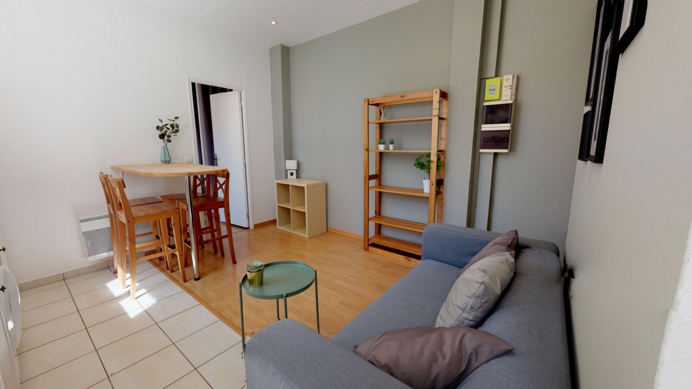 Uthyres lägenhet i Nice Frankrike Alpes Maritimes. Långtidsuthyrning möblerad eller omöblerad lägenhet. Uthyrning av en lägenhet i Nice 33m&#178; 2:a dubbel glas fönster, sydlig riktning, Frankrike 700 EUR 5.3.2020, 1707514. Ledig lägenhet att hyra i andra hand i Nice.