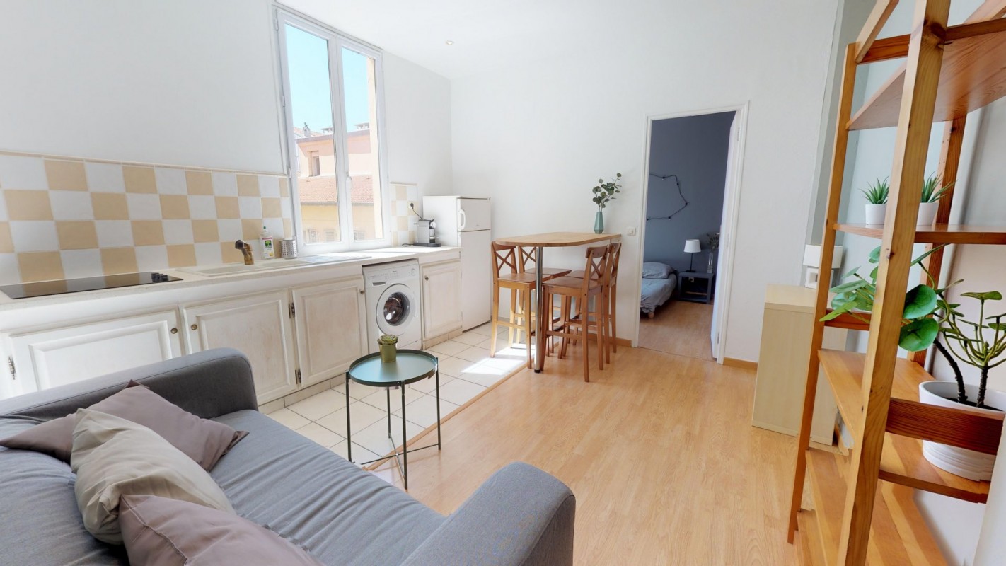 Uthyres lägenhet i Nice Frankrike Alpes Maritimes. Långtidsuthyrning möblerad eller omöblerad lägenhet. Uthyrning av en lägenhet i Nice 33m&#178; 2:a dubbel glas fönster, sydlig riktning, Frankrike 700 EUR 5.3.2020, 1707514. Ledig lägenhet att hyra i andra hand i Nice.