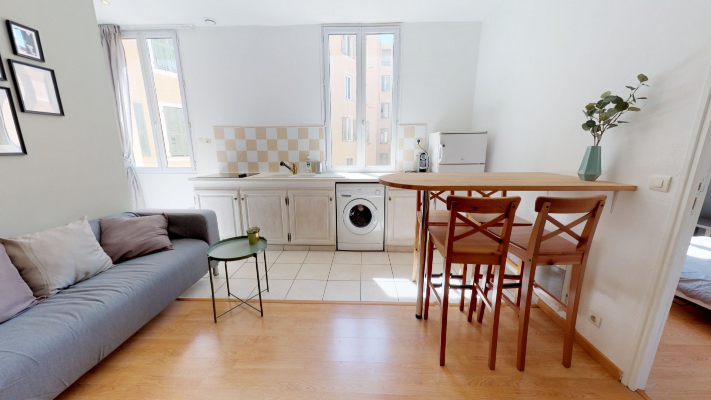 Uthyres lägenhet i Nice Frankrike Alpes Maritimes. Långtidsuthyrning möblerad eller omöblerad lägenhet. Uthyrning av en lägenhet i Nice 33m&#178; 2:a dubbel glas fönster, sydlig riktning, Frankrike 700 EUR 5.3.2020, 1707514. Ledig lägenhet att hyra i andra hand i Nice.