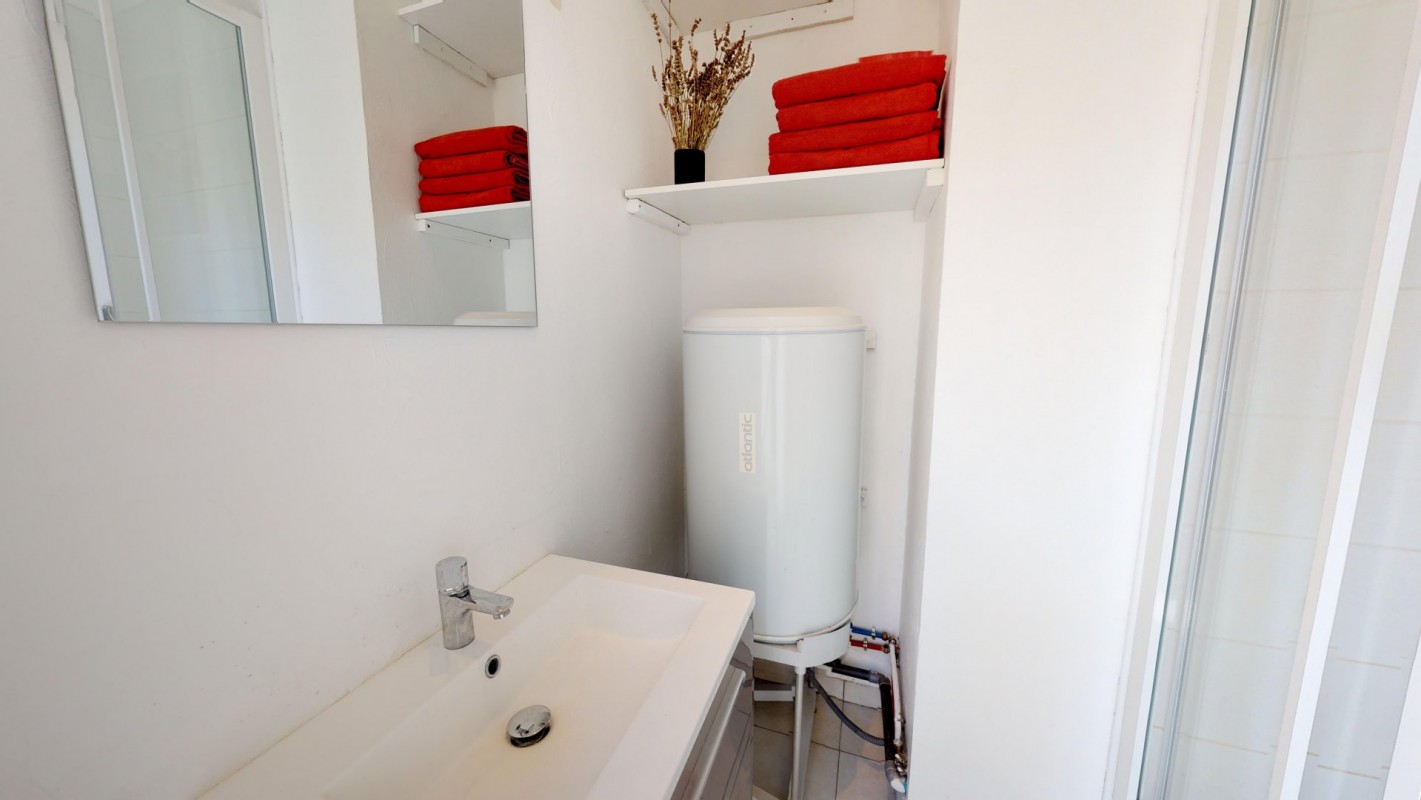 Uthyres lägenhet i Nice Frankrike Alpes Maritimes. Långtidsuthyrning möblerad eller omöblerad lägenhet. Uthyrning av en lägenhet i Nice 33m&#178; 2:a dubbel glas fönster, sydlig riktning, Frankrike 700 EUR 5.3.2020, 1707514. Ledig lägenhet att hyra i andra hand i Nice.