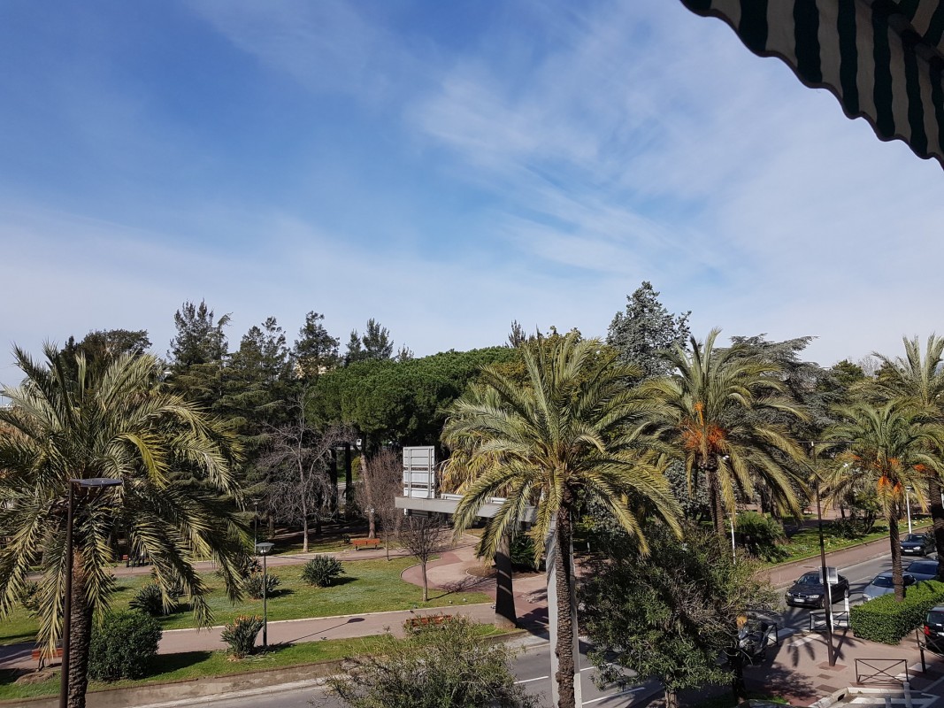 Antibes'de 50m&#178; kiralık 1+1 çift camlı pencere, klima, bulaşık makinesi, teras, güney yönünde, park manzarası daire - Yurt dışında yaşama planlarınızı hayata geçirin. Antibes'de - Fransa'da'da sizin için en uygun emlak ilanlarını buradan bulabilirsiniz. 880 EUR 5.3.2020, 1707650