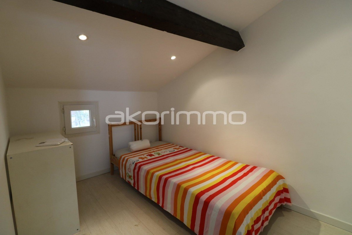 Uthyres lägenhet i Nice Frankrike Alpes Maritimes. Långtidsuthyrning möblerad eller omöblerad lägenhet. Uthyrning av en lägenhet i Nice 38m&#178; 3:a terrass, trädgård, sydlig riktning, utsikt över trädgården, Frankrike 830 EUR 5.3.2020, 1707658. Ledig lägenhet att hyra i andra hand i Nice.