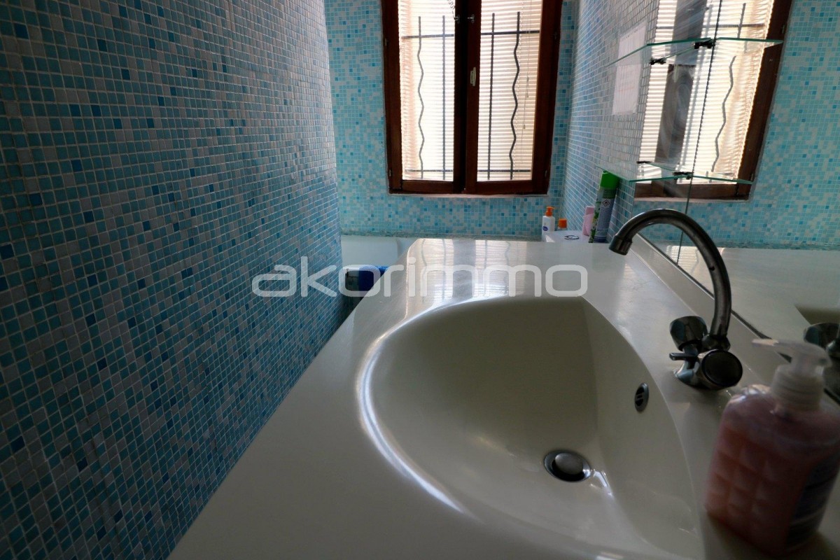 Appartement te huur in Nice Cote d'Azur - Zuid Frankrijk. Appartement, gemeubileerde en ongemeubileerde woningen te huur voor Lange Termijn 4 kamers 60m&#178; in Frankrijk, Cote d'Azur - Zuid Frankrijk, Nice. Woningen voor jaarlijkse termijn te huur in Nice Cote d'Azur - Zuid Frankrijk, dubbele beglazing, vaatwasser, bemeubeld, terras, oostelijk georiënteerd, zuidelijk georiënteerd,, 3 slaapkamers 7.3.2020, 1707881, 1600 EUR