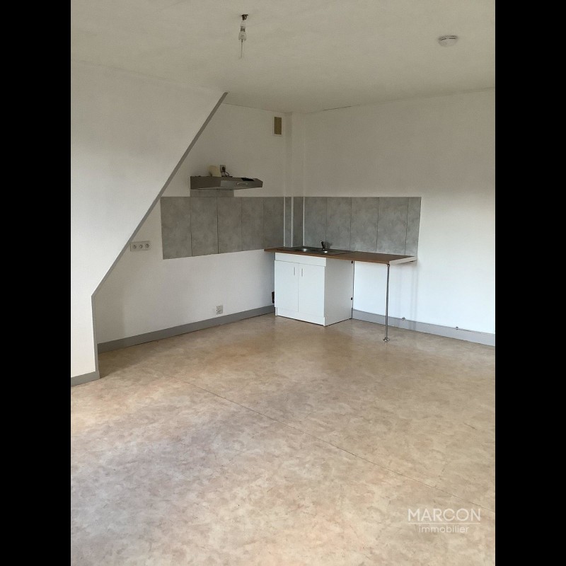 Pronájem bytu 2+1 66m² 2 ložnice v Lavaveix-les-Mines,, Francii. Pronájem bytu 66m² v Lavaveix-les-Mines - Francii. Největší nabídka dlouhodobých pronájmů - Francii. Nemovitost je pronajímána Marcon Immobilier Aubusson v Lavaveix-les-Mines Francii 300 EUR 13.3.2020, 1708036