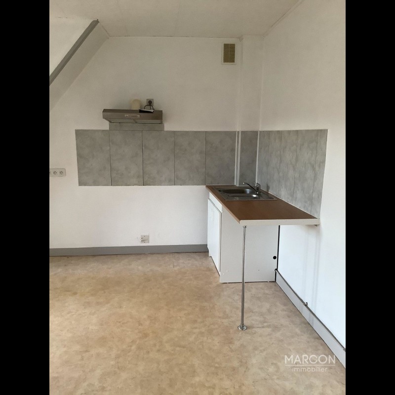 Pronájem bytu 2+1 66m² 2 ložnice v Lavaveix-les-Mines,, Francii. Pronájem bytu 66m² v Lavaveix-les-Mines - Francii. Největší nabídka dlouhodobých pronájmů - Francii. Nemovitost je pronajímána Marcon Immobilier Aubusson v Lavaveix-les-Mines Francii 300 EUR 13.3.2020, 1708036