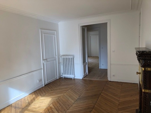 Pronájem bytu 3+1 71m² 2 ložnice jižní orientace v Paříži, Ile-de-France, Francii. Pronájem bytu 71m² v Paříži - Francii. Největší nabídka dlouhodobých pronájmů - Francii. Nemovitost je pronajímána Agence Dauphine Rive Gauche Paris 7 v Paříži Francii 2830 EUR 13.3.2020, 1708046