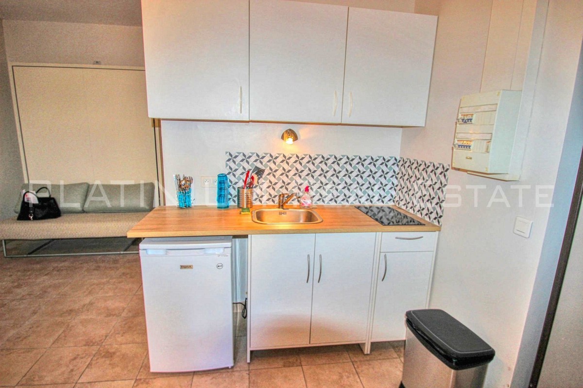 Prodej a koupě nemovitostí v Beaulieu-sur-Mer Alpes Maritimes. Prodej bytu 1+kk 25m&#178; 1+kk dvojitá okna v Beaulieu-sur-Mer Alpes Maritimes - Francii - Prodej bytu a dalších nemovitostí v Alpes Maritimes - Francii, 129900 EUR 13.3.2020 1708071