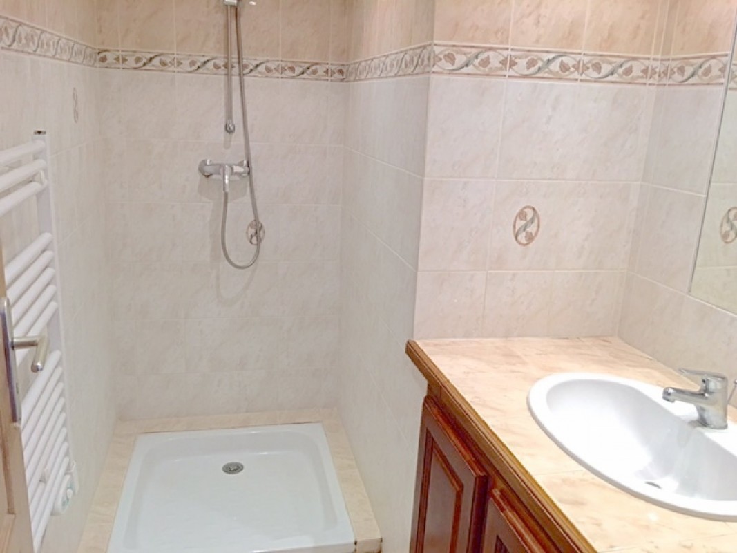 Affitto a lungo termine a Villelaure in Francia Disponibile Appartamento di 40m&#178; con in affitto a Villelaure Appartamento in affitto a lungo termine a Villelaure in Francia Affittasi Appartamento di 40m&#178; con e con 2 vani a Villelaure 13.3.2020, 1708099, 528 EUR