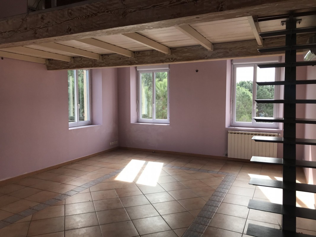 15th arrondissement of Marseille 100m² kiralık 2+1 teras, deniz manzarası daire - Yurt dışında yaşama planlarınızı hayata geçirin. 15th arrondissement of Marseille - Fransa'da'da sizin için en uygun emlak ilanlarını buradan bulabilirsiniz. 800 EUR 14.3.2020, 1708114