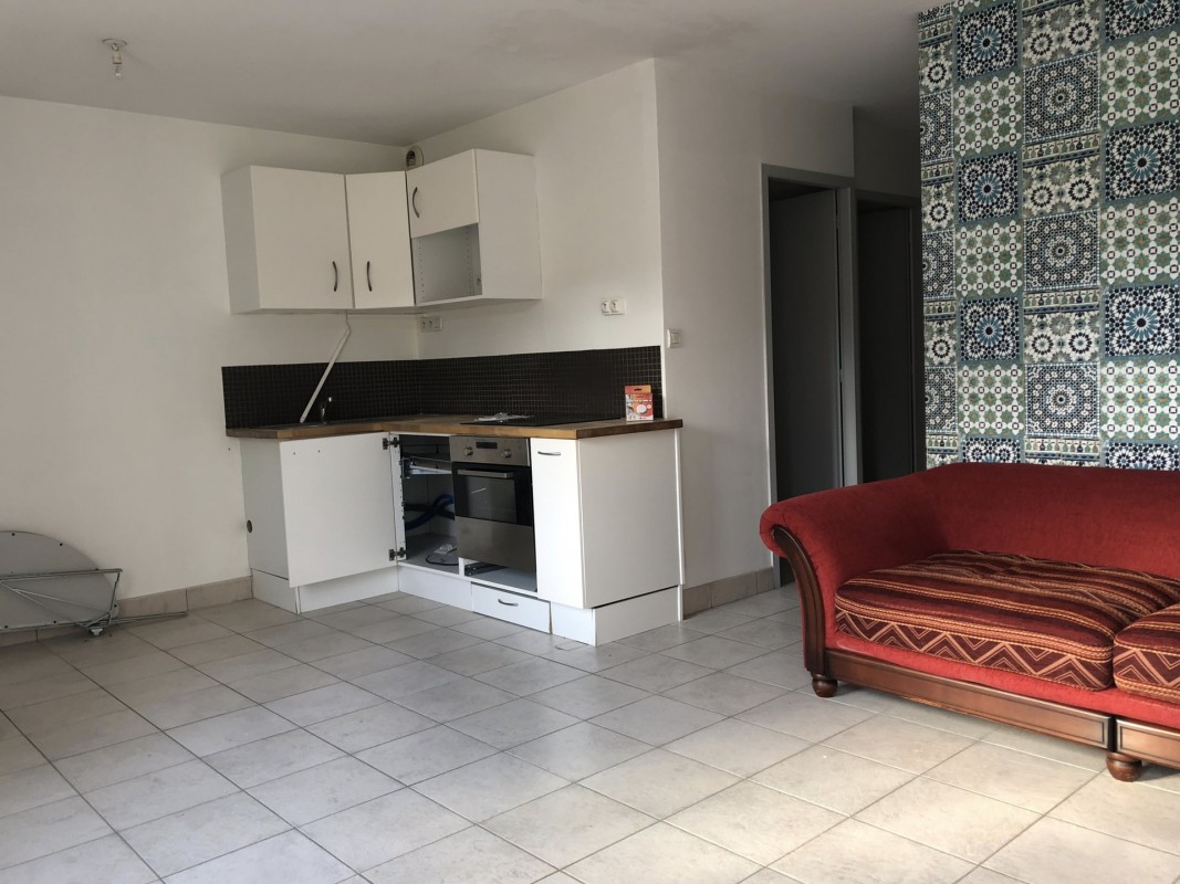 Beaujeu 42m² kiralık 2+1 çift camlı pencere, teras, doğu yönünde daire - Yurt dışında yaşama planlarınızı hayata geçirin. Beaujeu - Fransa'da'da sizin için en uygun emlak ilanlarını buradan bulabilirsiniz. 480 EUR 17.3.2020, 1708210