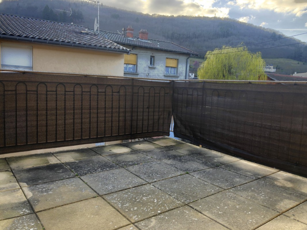 Beaujeu 42m² kiralık 2+1 çift camlı pencere, teras, doğu yönünde daire - Yurt dışında yaşama planlarınızı hayata geçirin. Beaujeu - Fransa'da'da sizin için en uygun emlak ilanlarını buradan bulabilirsiniz. 480 EUR 17.3.2020, 1708210