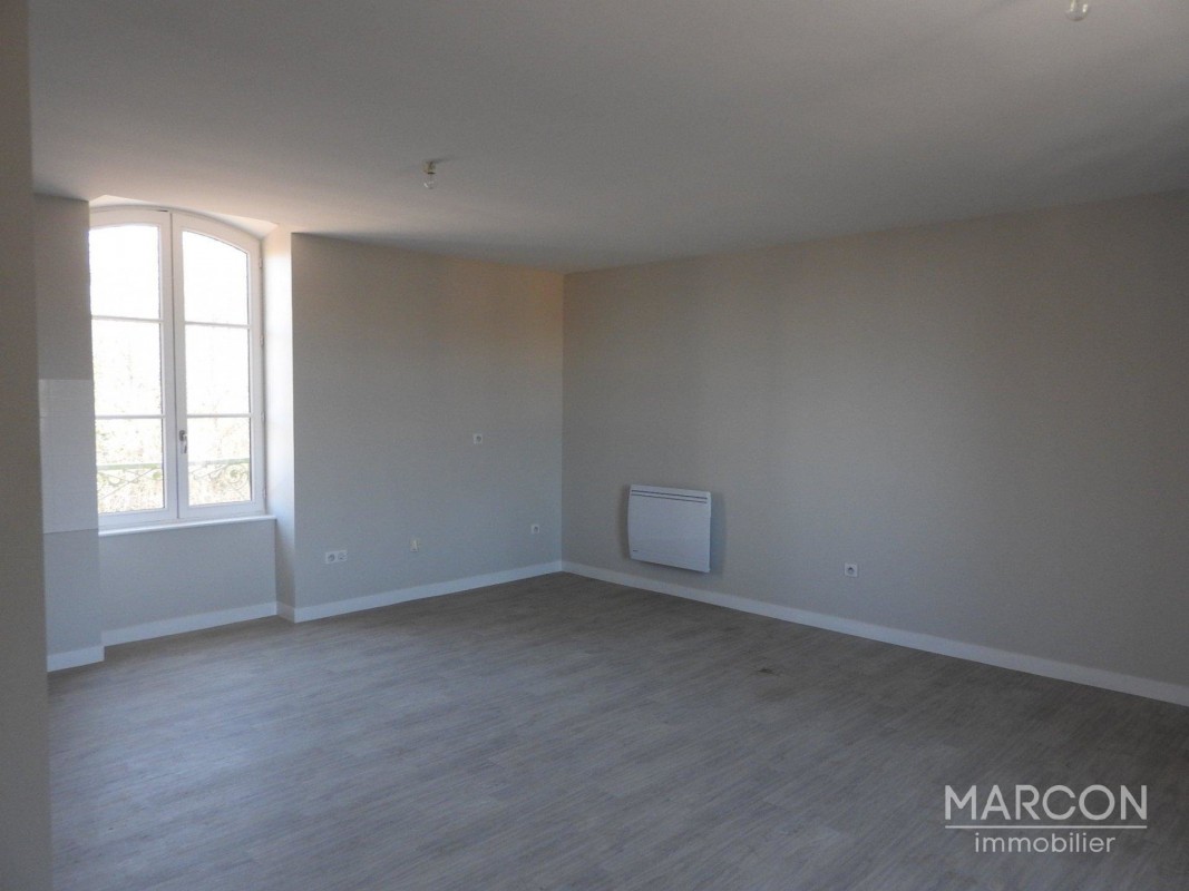 Aubusson 50m² kiralık 1+1 çift camlı pencere daire - Yurt dışında yaşama planlarınızı hayata geçirin. Aubusson - Fransa'da'da sizin için en uygun emlak ilanlarını buradan bulabilirsiniz. 303 EUR 18.3.2020, 1708221