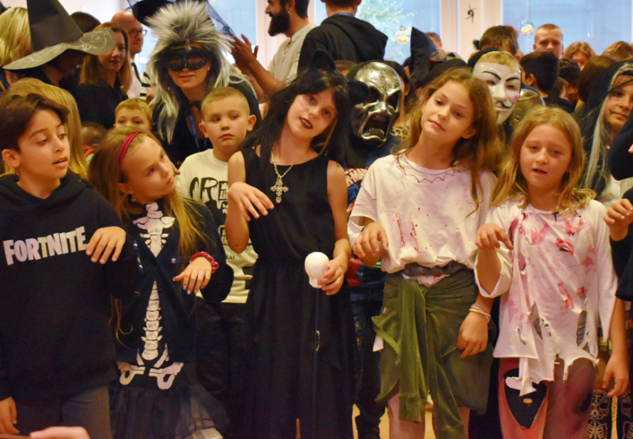 Pri Halloween B2