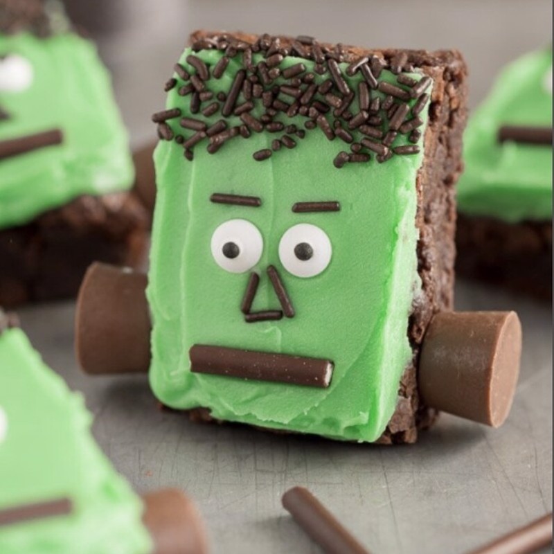 children crafting spooky masks