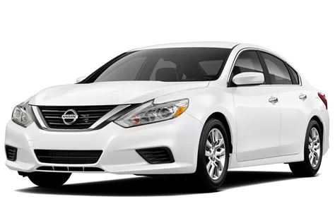 Nissan Altima 2018 — rental Moscato
