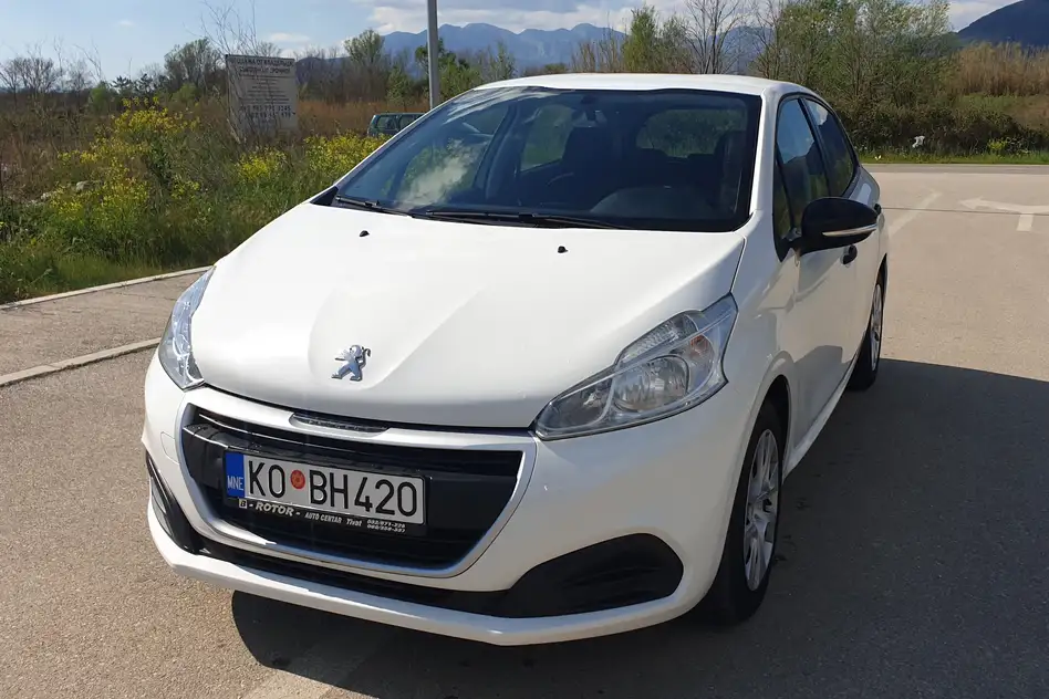 Peugeot 208