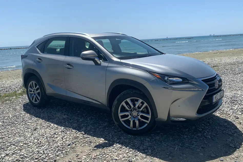 Lexus NX 300