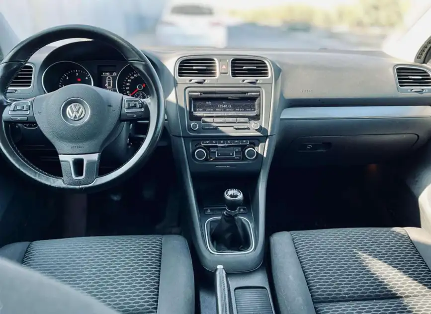 Volkswagen Golf VI