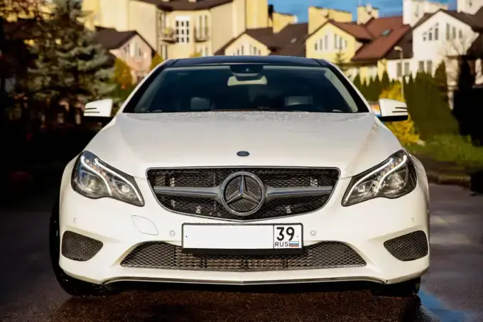 Mercedes E 200