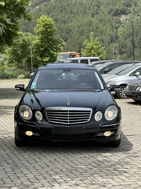 Mercedes E 220
