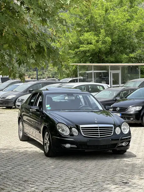 Mercedes E 220