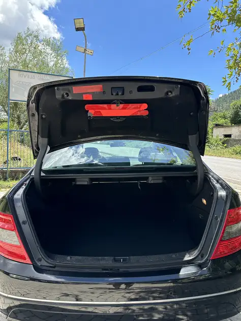 Mercedes C 200