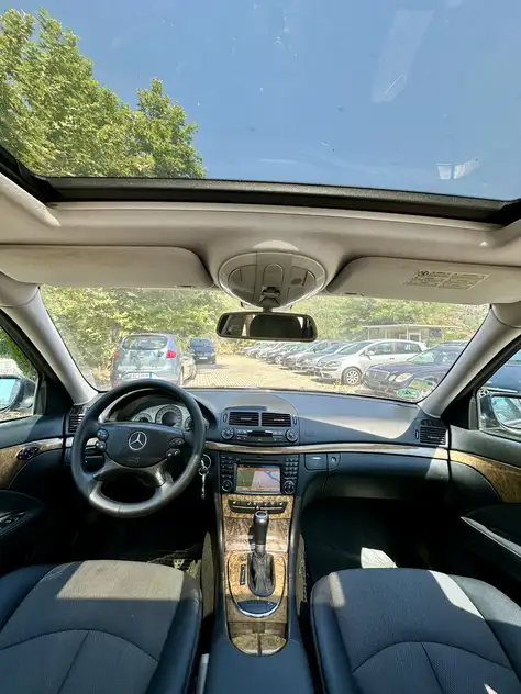 Mercedes E 220
