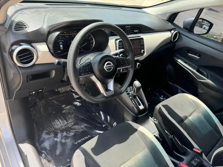 Nissan Versa