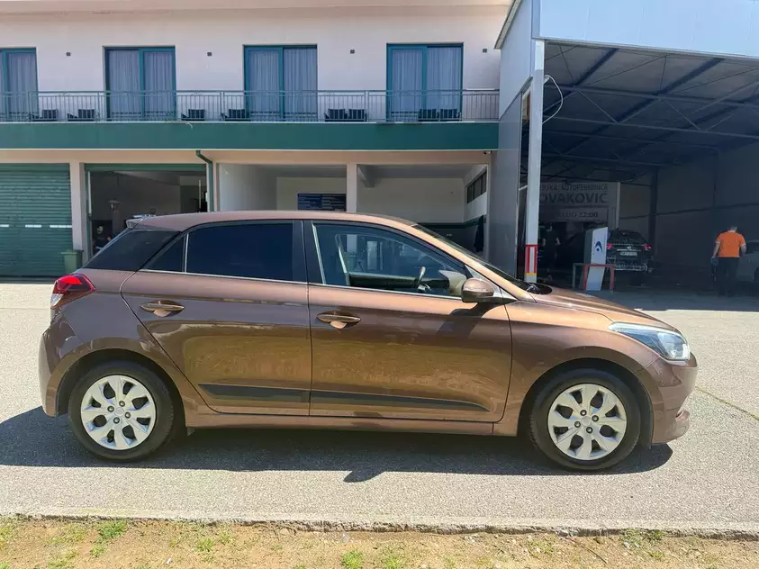 Hyundai i20