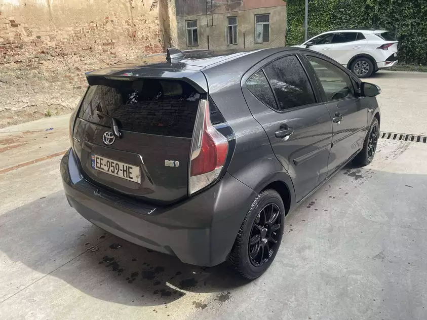 Toyota Prius C