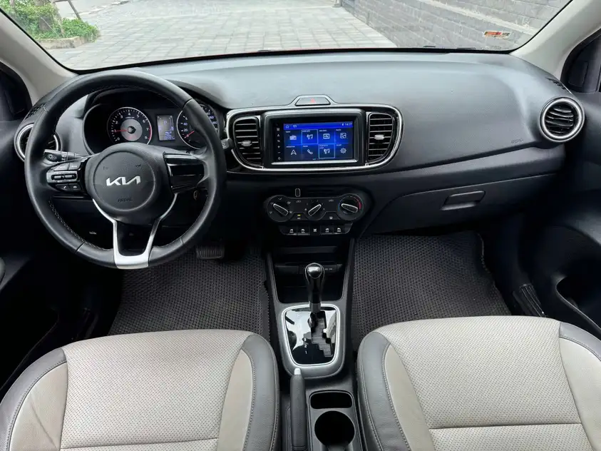 Kia Soluto
