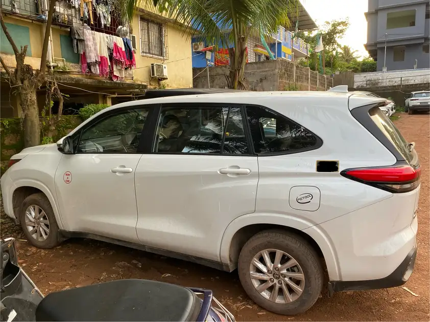 Toyota Innova Hycross
