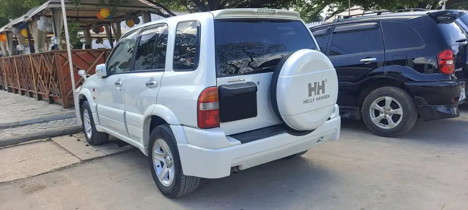 Suzuki Escudo