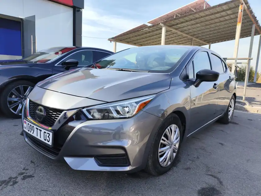 Nissan Versa