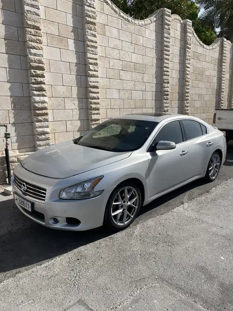 Nissan Maxima