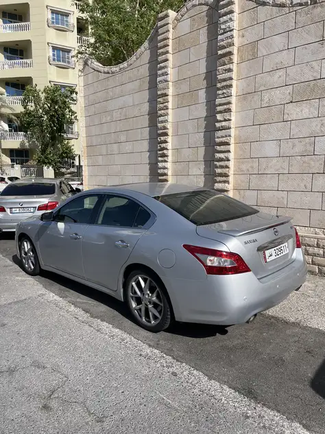 Nissan Maxima