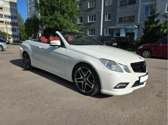 Mercedes E 200