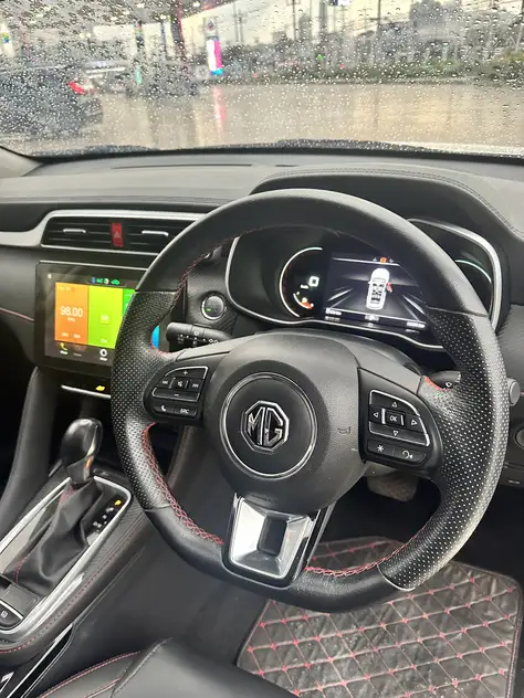 MG ZS