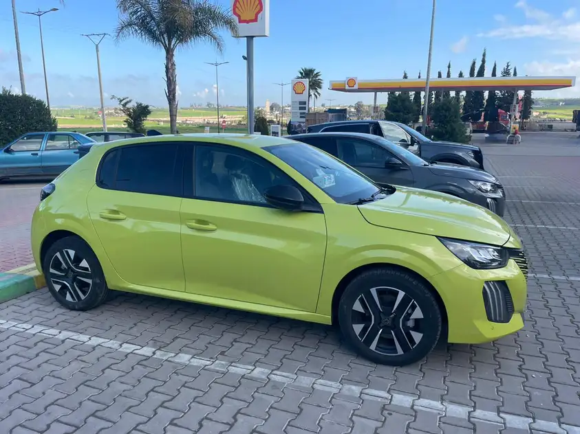 Peugeot 208