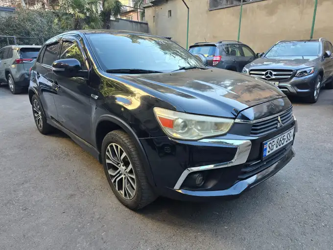 Mitsubishi Outlander Sport ES