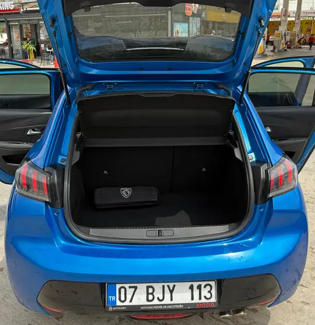Peugeot 208