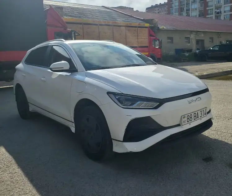 BYD e2