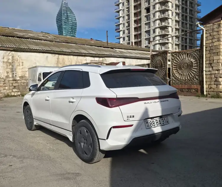 BYD e2
