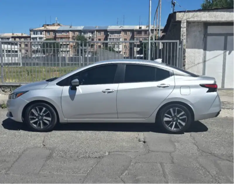 Nissan Versa